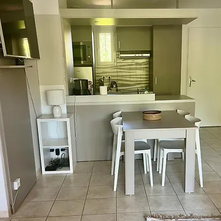 Apartment En Avec Piscine